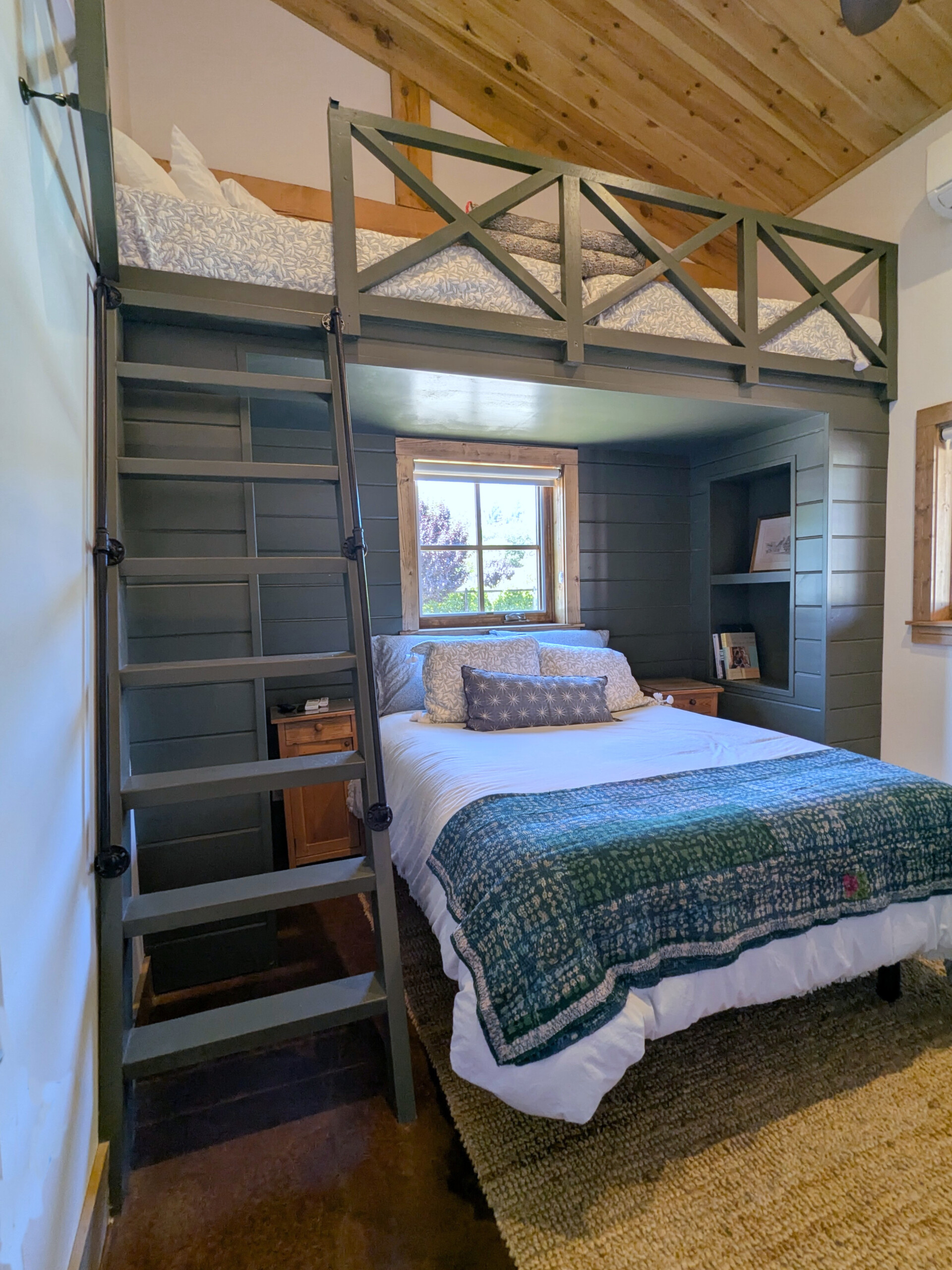 Elegant Kids Bunk Room
